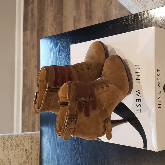 EUC! Nine West "Donley" Boot 5.5 - Picture 2 of 6